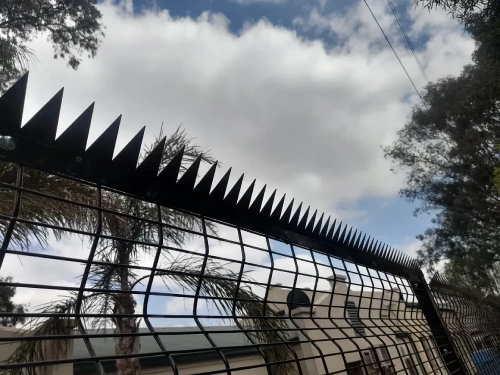 Wall spikes and toppings