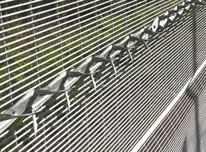 Wall spikes and toppings